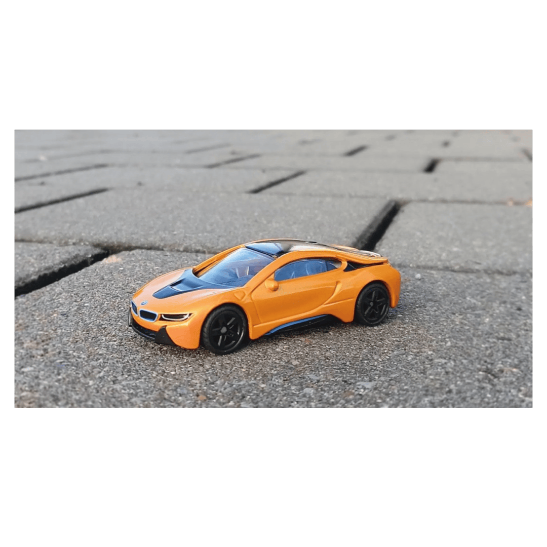 Siku 3 Plus BMW i8