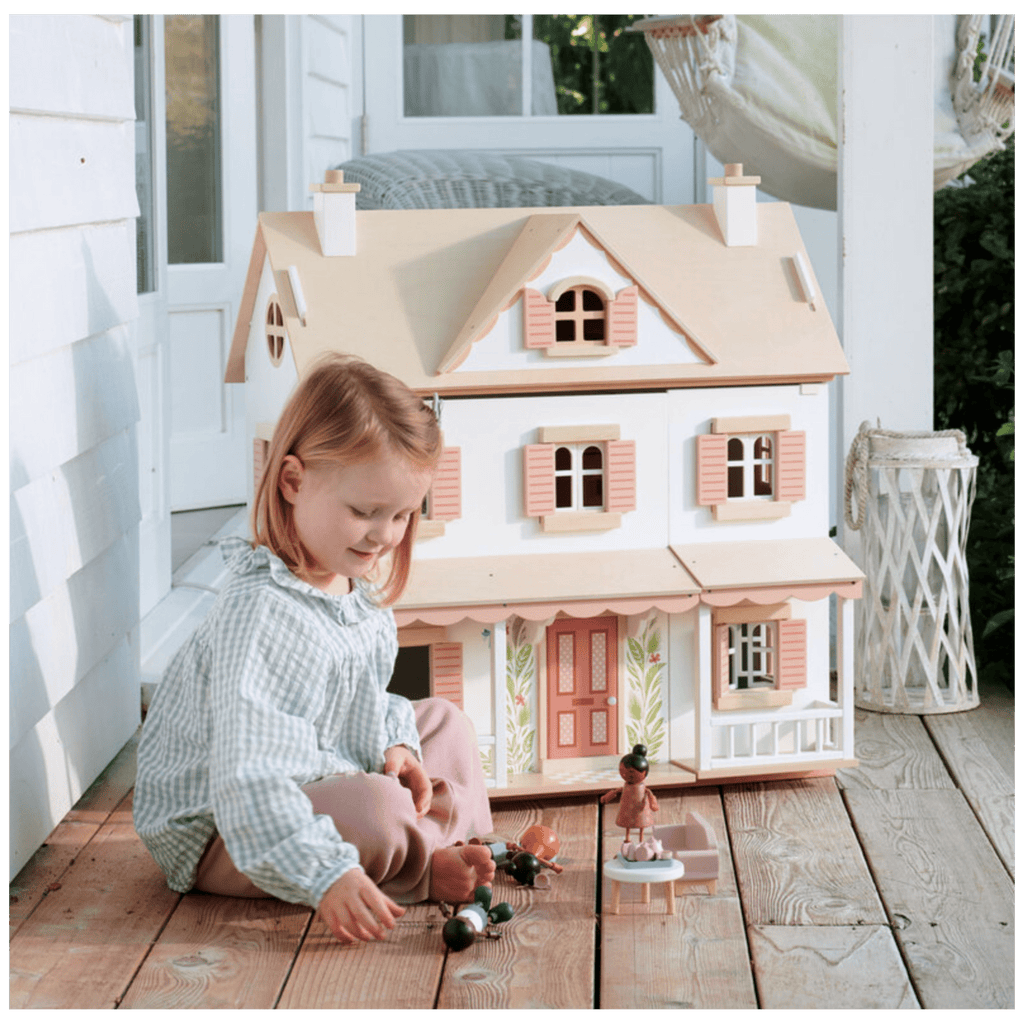 Tender Leaf Toys 3 Plus Humming Bird House with 3 Figures