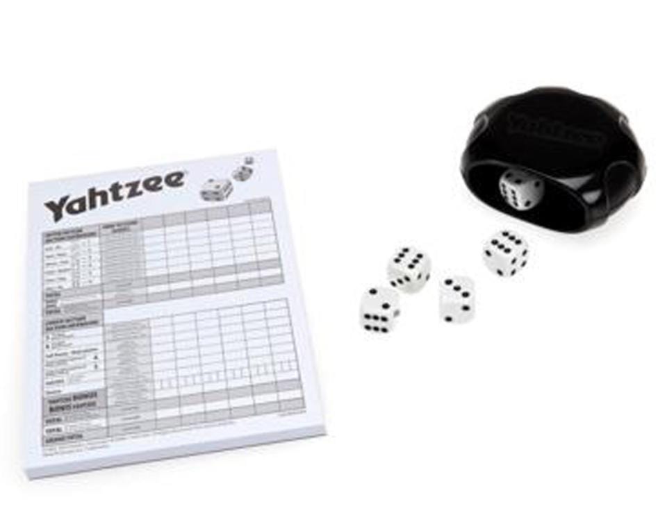 Hasbro 8 Plus Yahtzee Classic