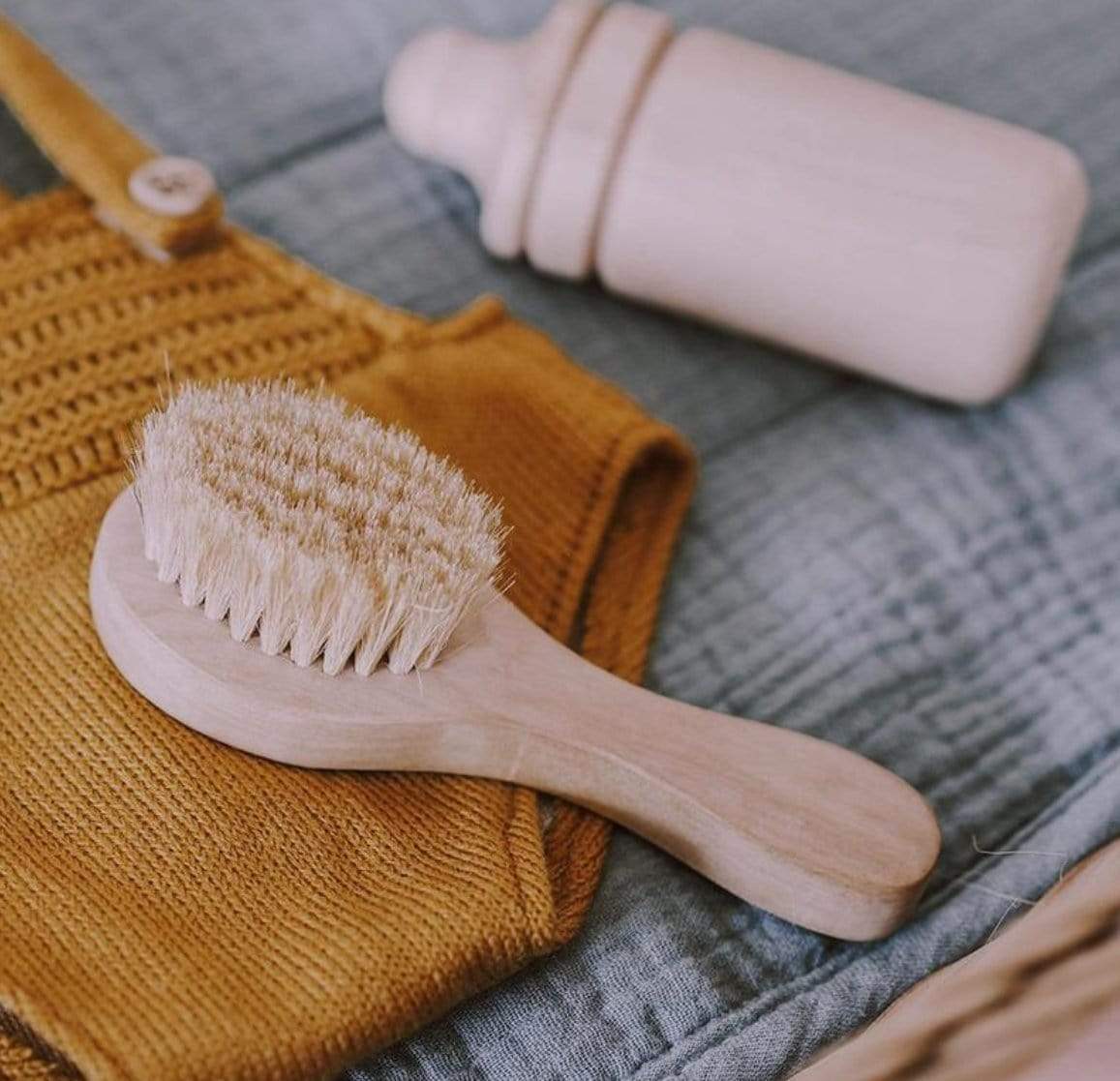 Olli Ella 3 Plus Dinkum Doll Brush