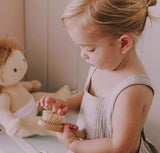 Olli Ella 3 Plus Dinkum Doll Brush